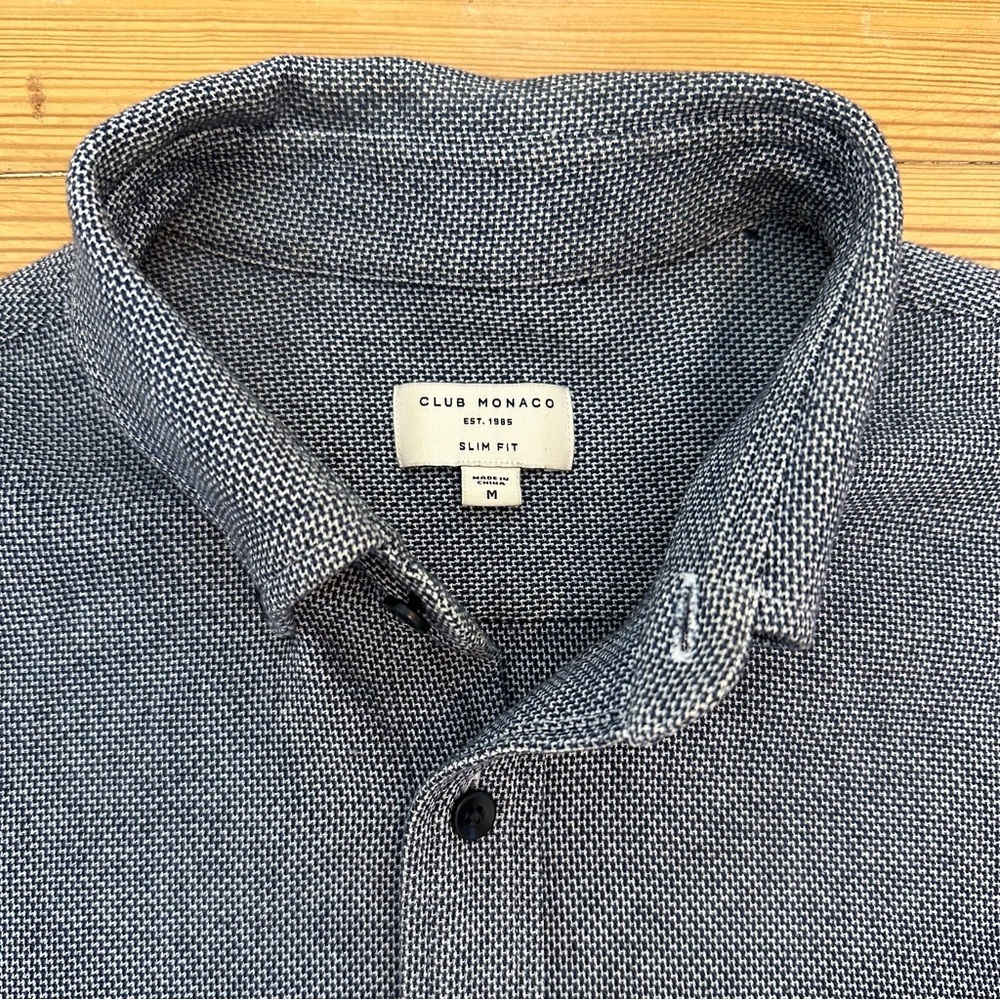 Club Monaco Navy and White Textured Casual Button Down Shirt